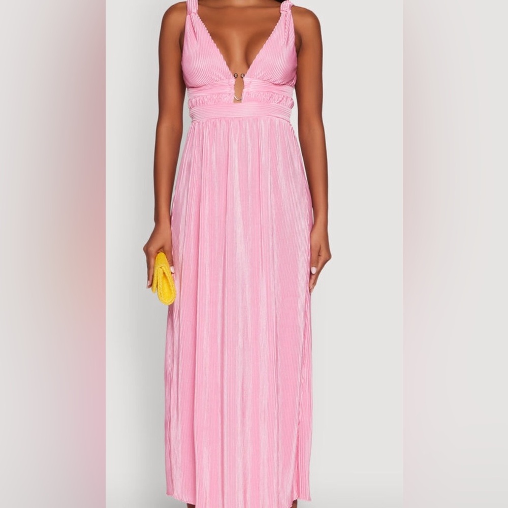 Elegant Pink Pleated Dress